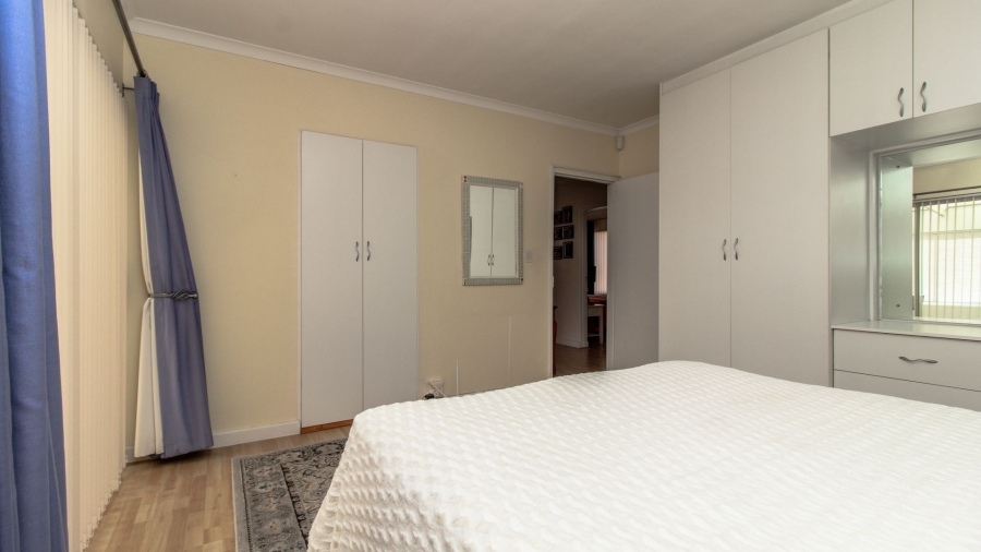 5 Bedroom Property for Sale in Sandbaai Western Cape